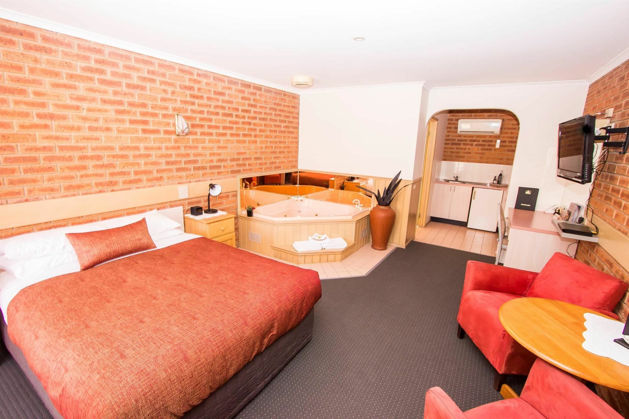 Colonial Motor Inn Bairnsdale Golden Chain Property Eksteriør billede